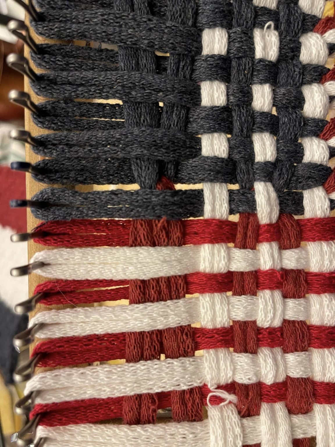 Clasp Weave: American Flag – Piglet's Potholder Patterns